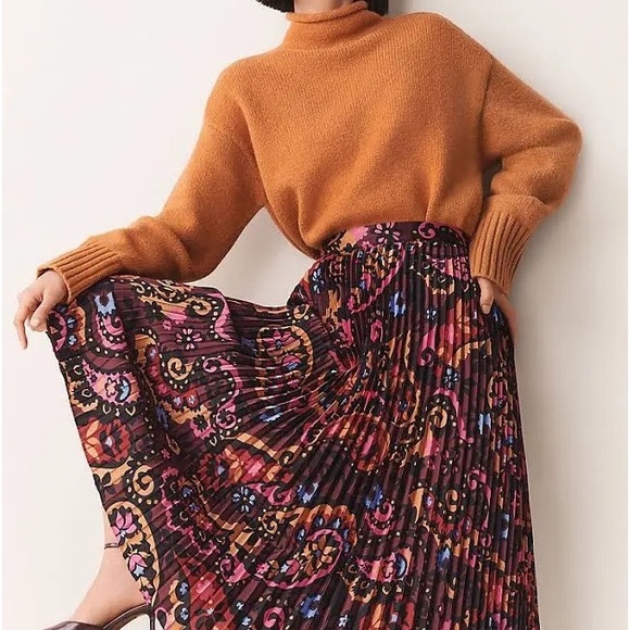 Ann Taylor Paisley pleated midi skirt size 0. Side zipper with hook & eye. - Picture 1 of 11